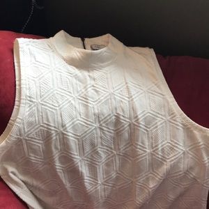 cream mock neck sleeveless top size XL